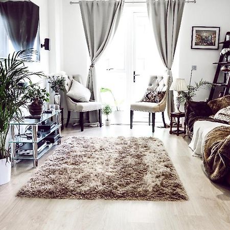 Lovely 2 Bed Apartment 15Mins From Bond St Londyn Zewnętrze zdjęcie