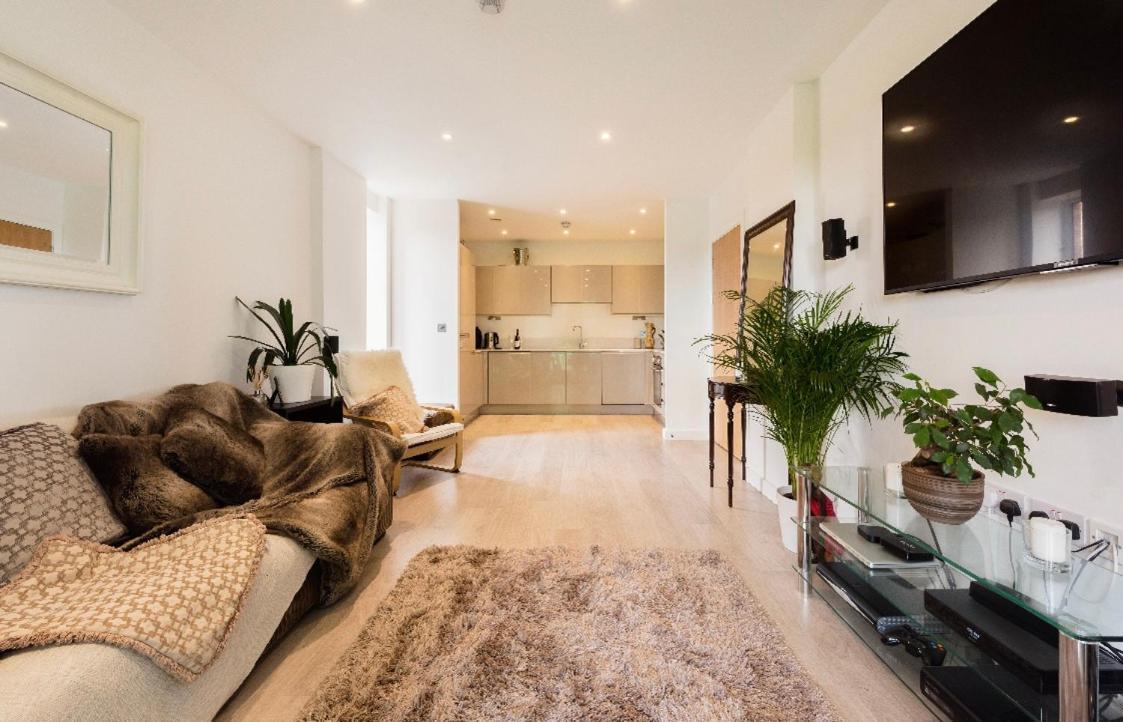 Lovely 2 Bed Apartment 15Mins From Bond St Londyn Zewnętrze zdjęcie