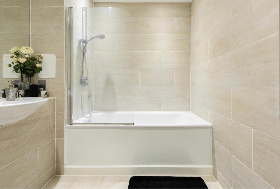 Lovely 2 Bed Apartment 15Mins From Bond St Londyn Zewnętrze zdjęcie
